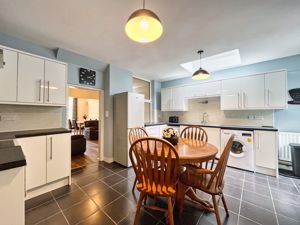 Photo 25- click for photo gallery